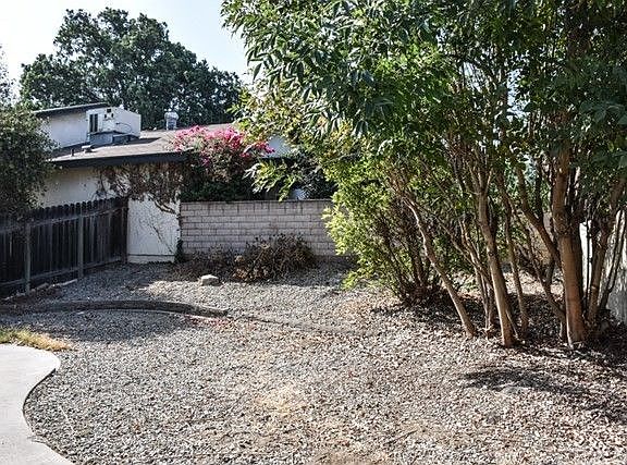 3rd image of 5025 Kensington Way