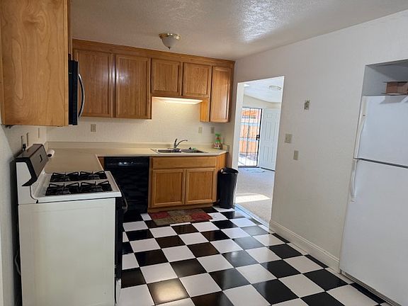 5th image of 1320 Wilson Ave