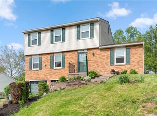 215 Glenmore Dr, Coraopolis, PA 15108