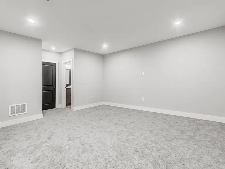 1247 Perry St — Photo 47