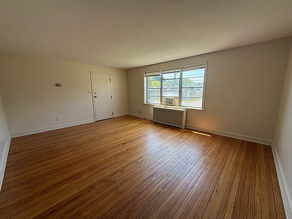 4th image of 579 Center St APT B5