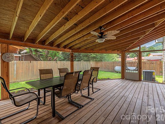 3rd image of 1075 Moody Farm Rd
