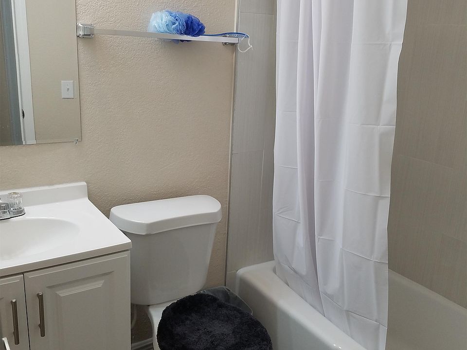 1st image of 1020 NE 17th Way #18080140