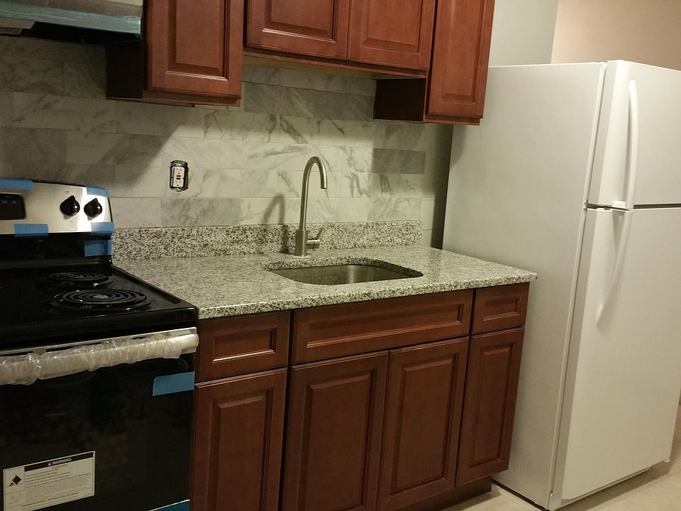 1st image of 1201 Stirling St Floor 2