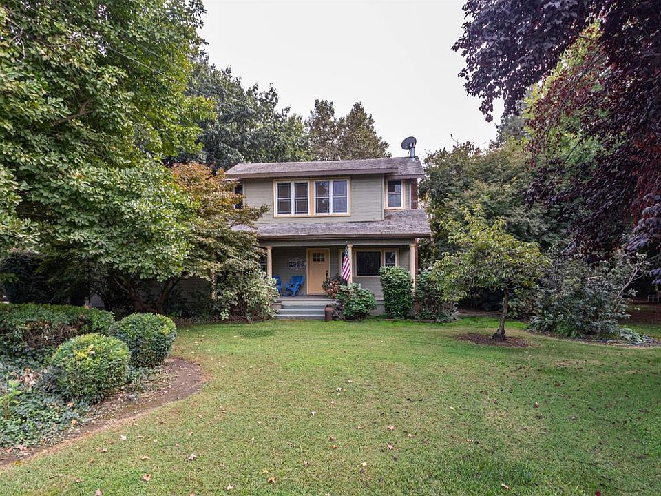1st image of 2958 Walnut Ave