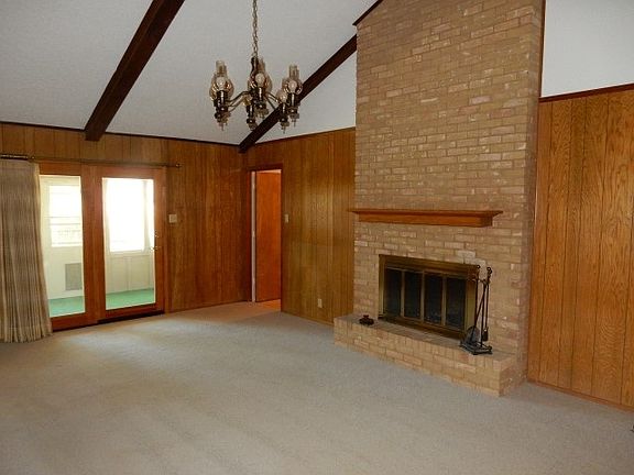3rd image of 213 Helen Dr