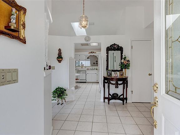 2nd image of 1022 Dundee Cir
