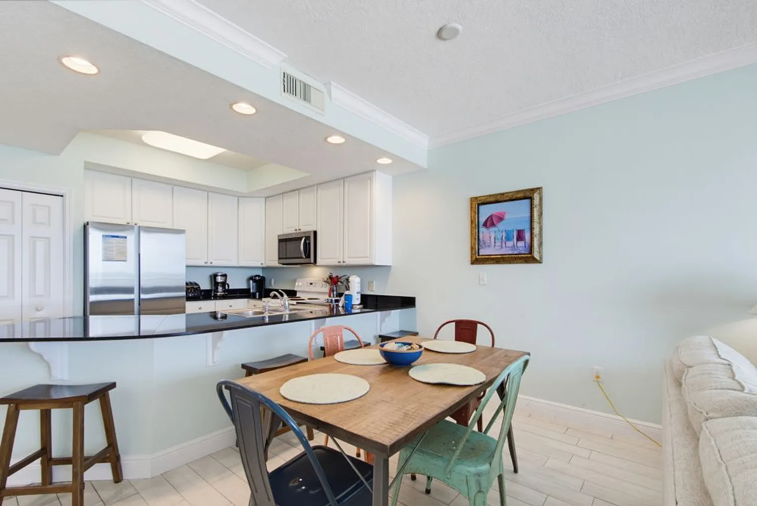 3 bed, 3.0 bath, 1474 sqft, $5,214 — Photo 3