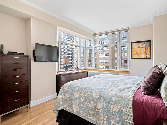 3rd image of 404 E 76th St APT 11C