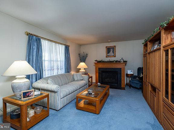 4th image of 101 N Katrin Cir