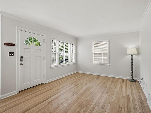 5th image of 5239 Outlook St