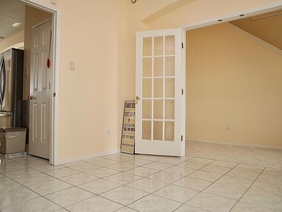 4th image of 4334 Lakewood Dr