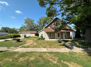 111 W Fleming St, Catlin, IL 61817