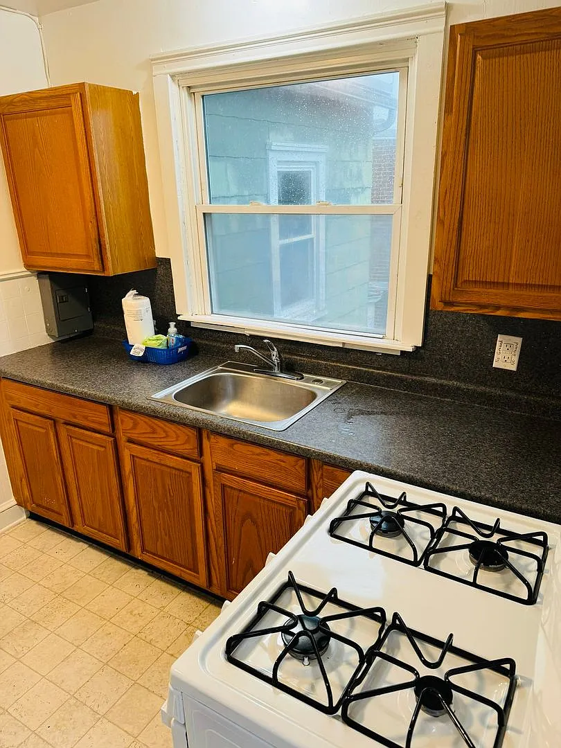 1 Bedroom on 3rd Floor "The Avenues" — Photo 4
