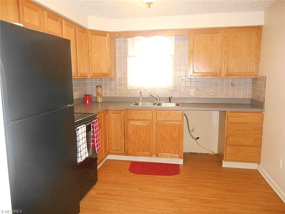 5th image of 1485 6th St