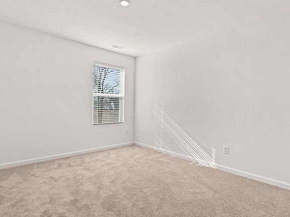 5th image of 730 Aviation Dr