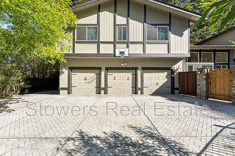 4 bed, 3.0 bath, 3781 sqft, $7,995 — Photo 4