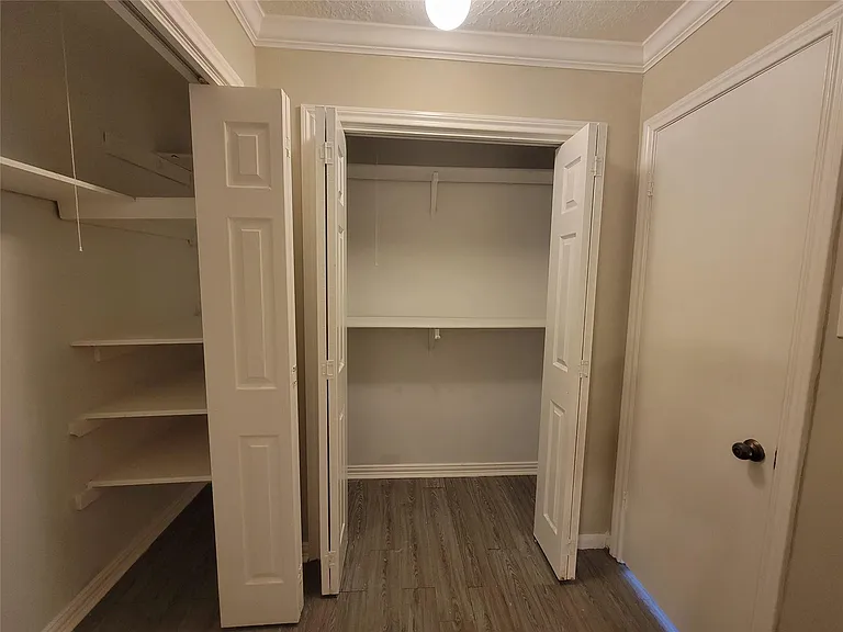 4015 Chapel Square Dr — Photo 19