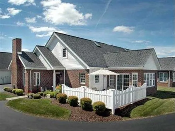 5043 Whispering Pines Ln, Murrysville, PA 15668