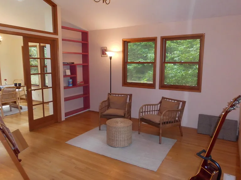 6574 NE New Brooklyn Rd — Photo 7