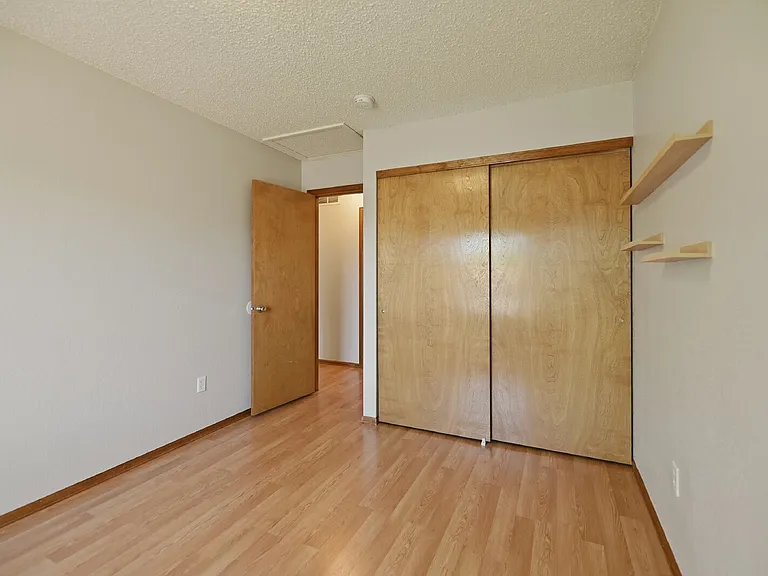 1321 W 132nd Pl — Photo 15