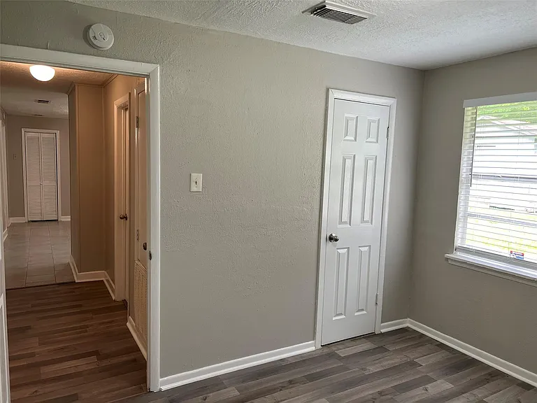 9505 Everglade Dr — Photo 18