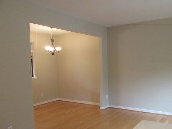 2nd image of 2933 Thistlebrook Ln #2933