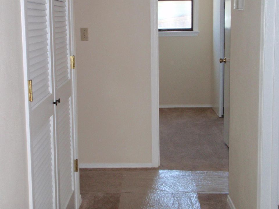2nd image of 3704 S Park Dr