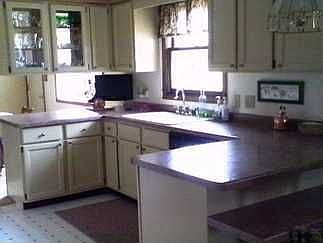 5th image of 1025 E Margaret St