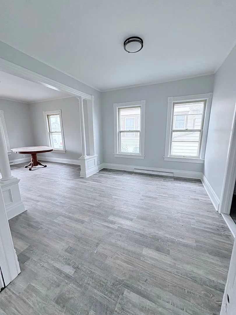 409 Healy Ave - 3 Bed 1 Bath — Photo 2