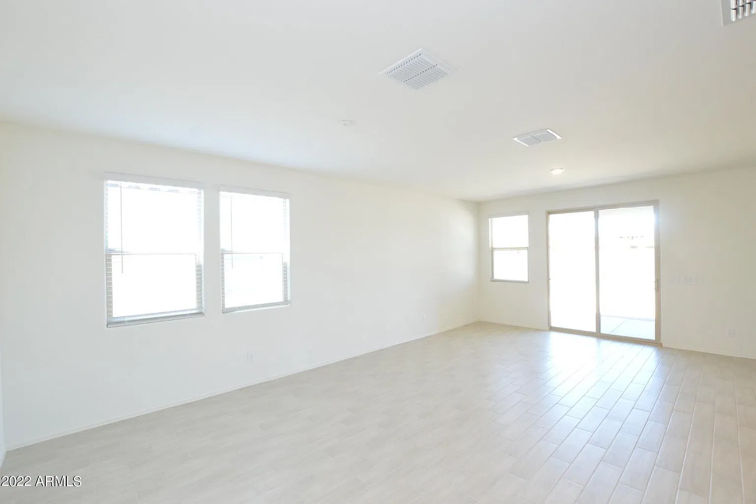 3 bed, 1678 sqft, $1,998 — Photo 3