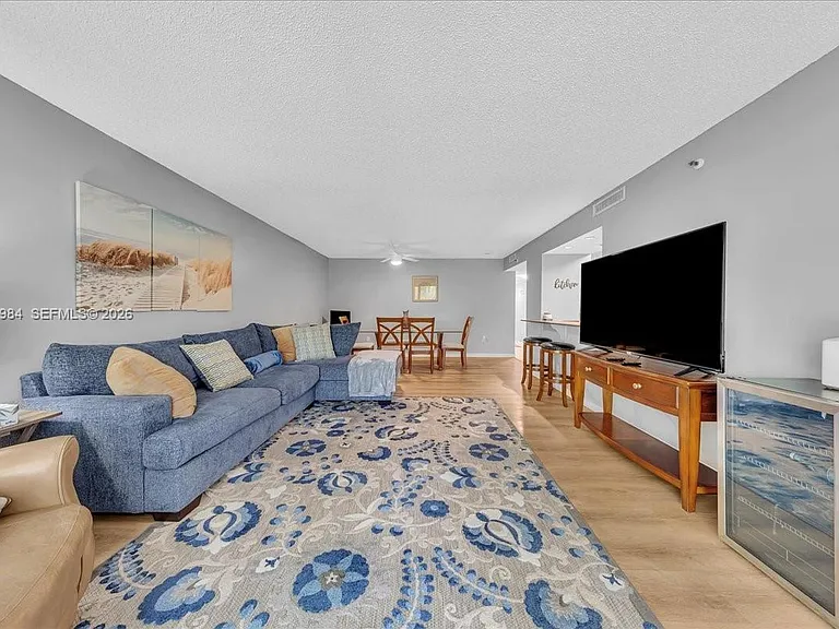 2240 N Cypress Bend Dr #204 — Photo 3
