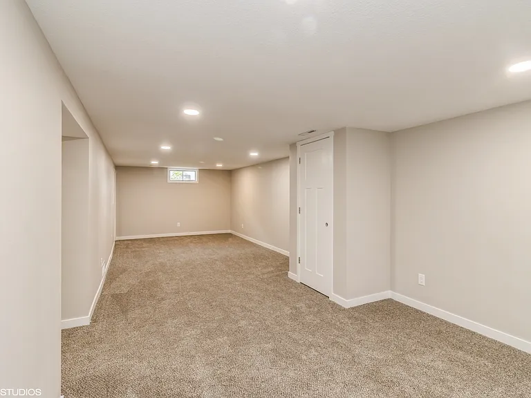 413 SW Westlawn Dr — Photo 12