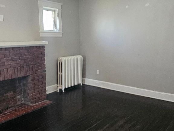 2nd image of 2912 Hillcrest Ave