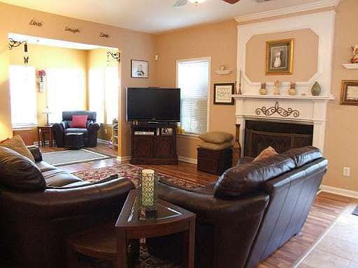 5th image of 2667 Thornberry Pl