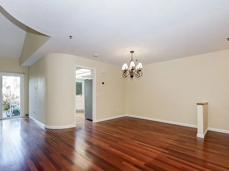 216 Greenview Dr — Photo 12