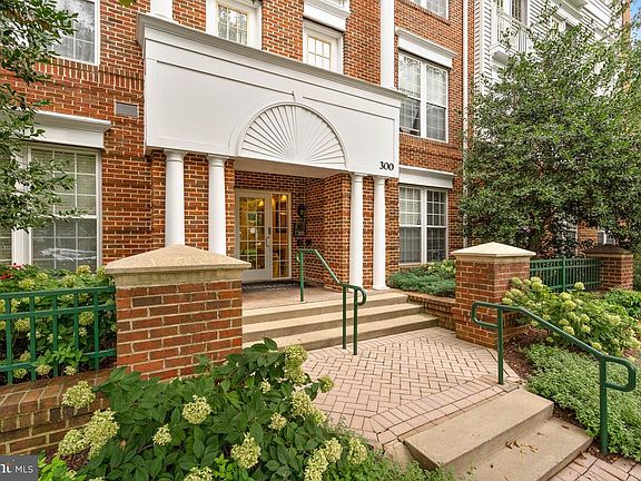 4th image of 300 King Farm Blvd APT 204