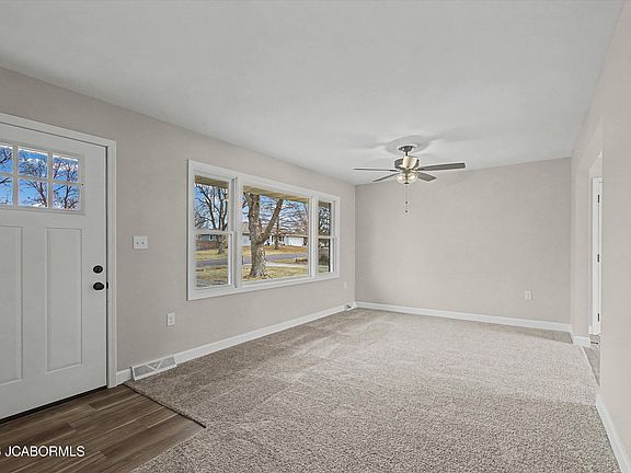 3rd image of 7680 E Parklane Dr
