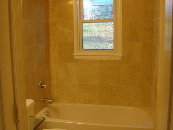 5th image of 4615 Kenwood Dr