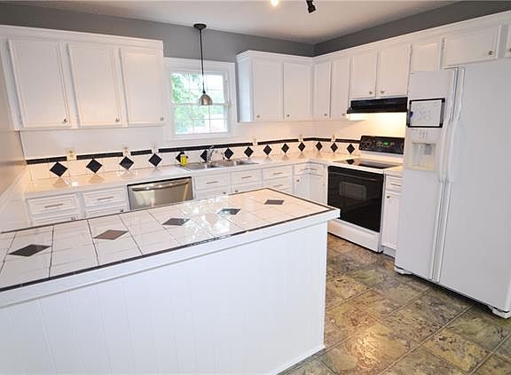 4th image of 2536 Ashford Dr