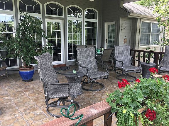 2nd image of 3 McKenzie Ln