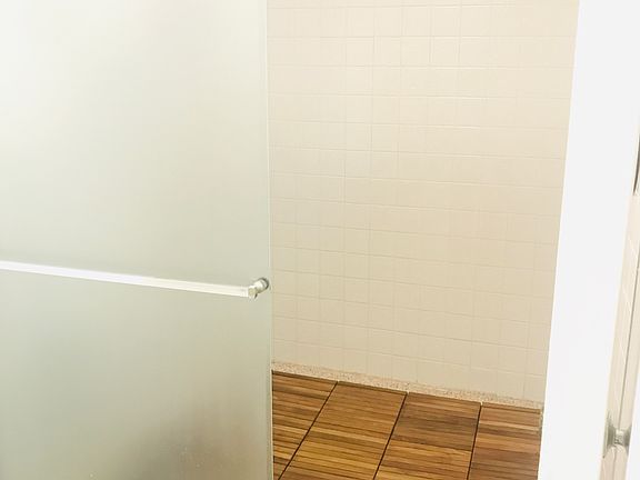 2nd image of 7250 Eastmoor Dr APT 121