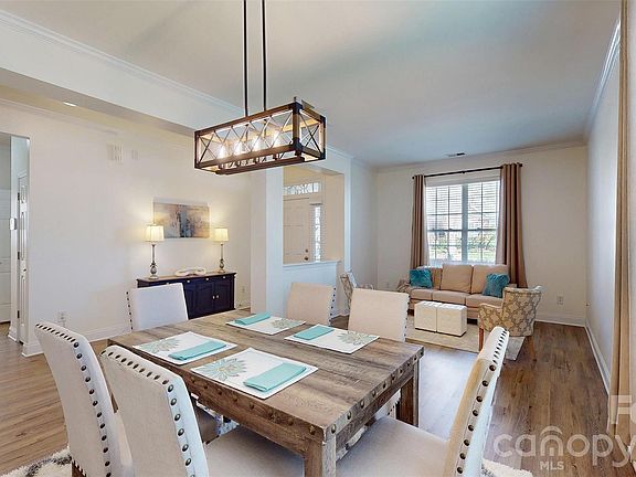 4th image of 902 Platinum Dr