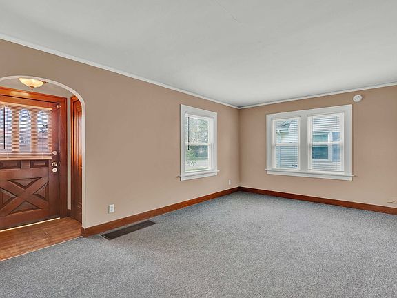 4th image of 16254 Prairie Ave