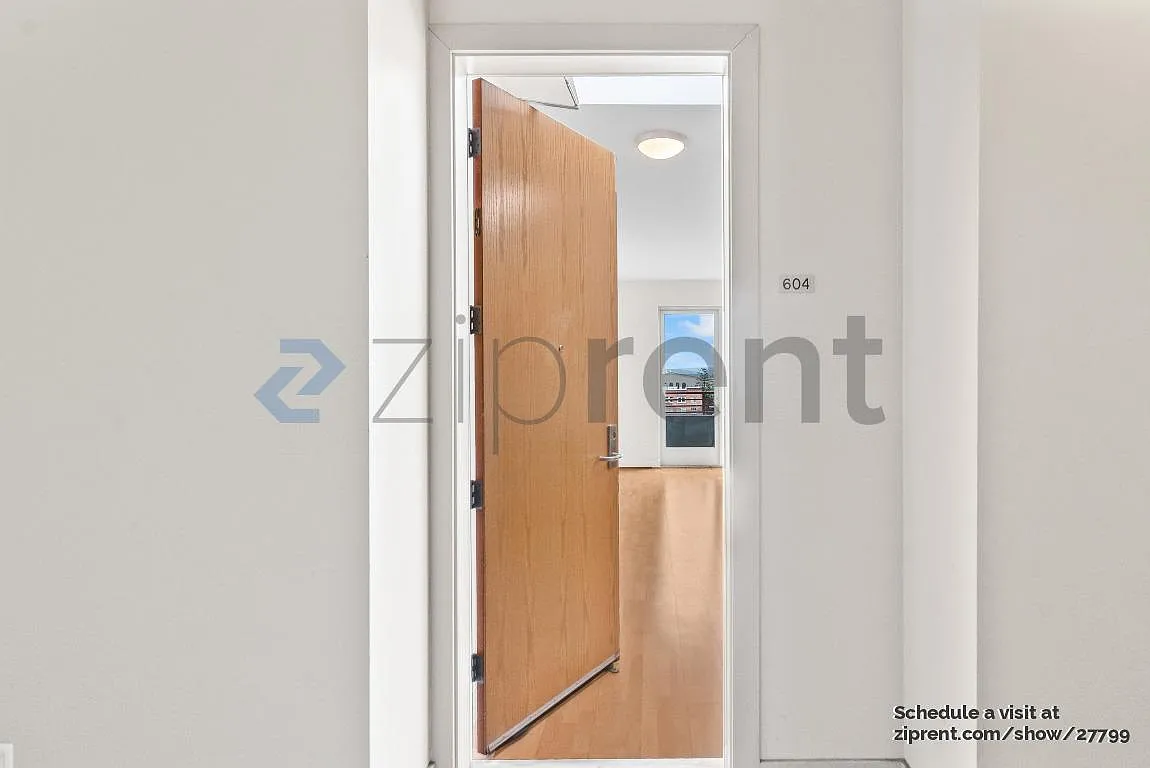 1 bed, 696 sqft, $2,500 — Photo 4