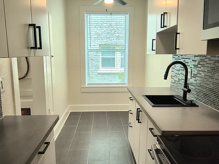1916 7th Ave W #23 — Photo 3