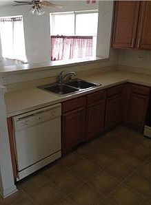 5th image of 2442 Mayfield Dr