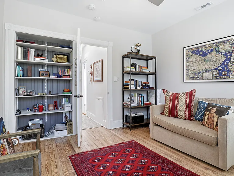 1526 D St SE #1 — Photo 21