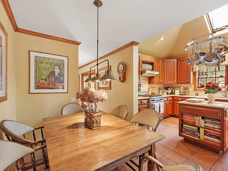 52 Manor Ln S — Photo 12
