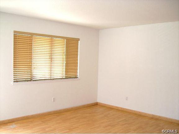 5th image of 3024 Winfield Ave